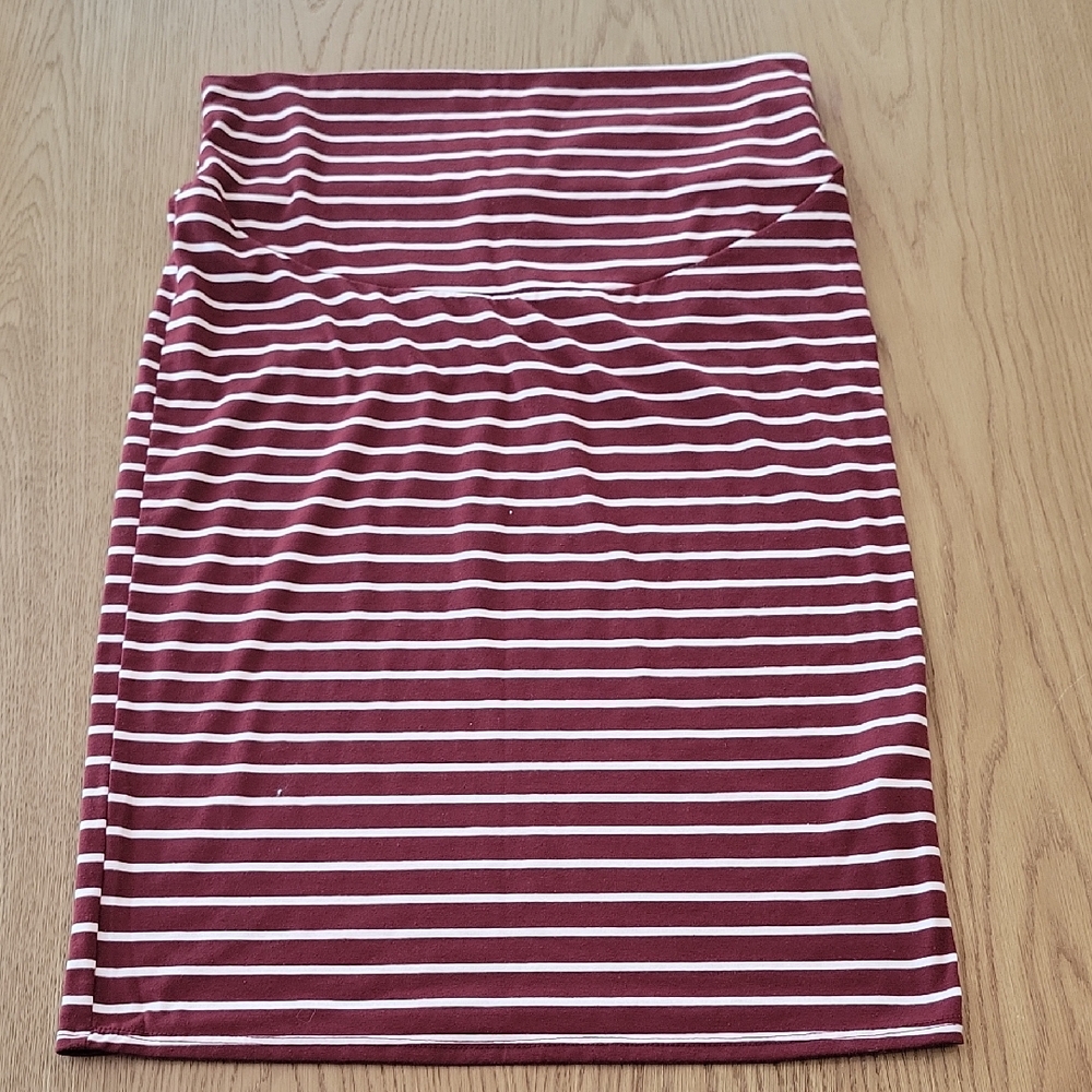 Chic Striped‎ Pencil Skirt in Burgundy and White